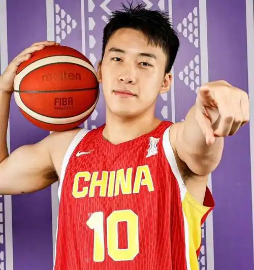 旺财28入口-大三结束，王俊杰去向4选1，回CBA热门，3支豪门争夺，签字费曝光|蒂姆-邓肯|篮板|球队|选秀|广东男篮_新浪体育_新浪新闻
